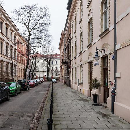 Classy Old Town Suites - By Upstairs Краков Экстерьер фото