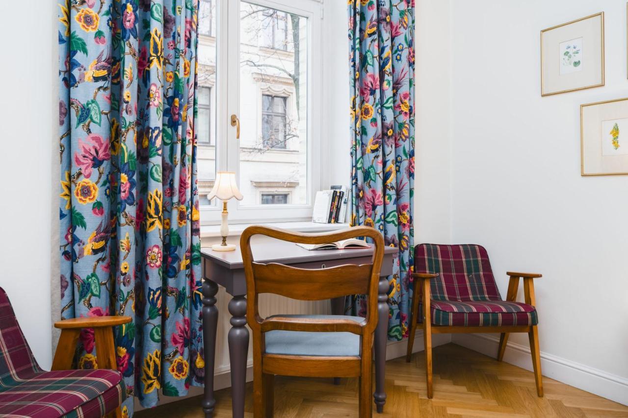 Classy Old Town Suites - By Upstairs Краков Экстерьер фото