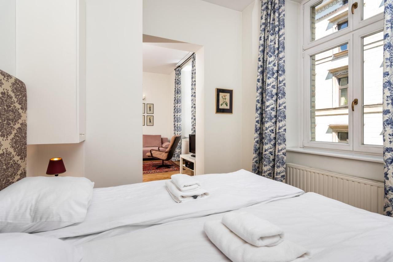 Classy Old Town Suites - By Upstairs Краков Экстерьер фото