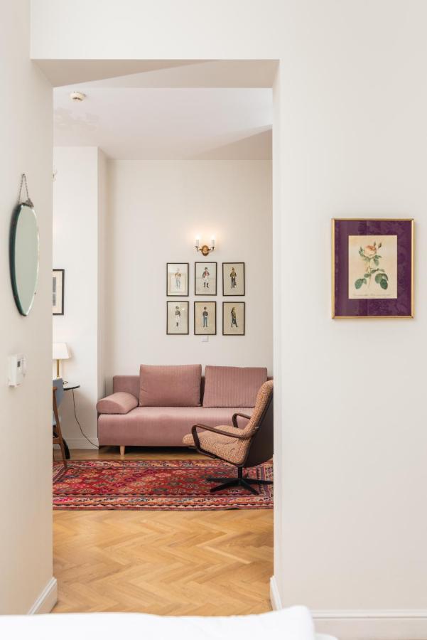Classy Old Town Suites - By Upstairs Краков Экстерьер фото
